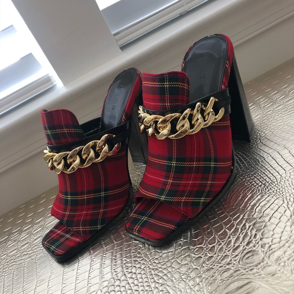 Forever 21 plaid chunky heels